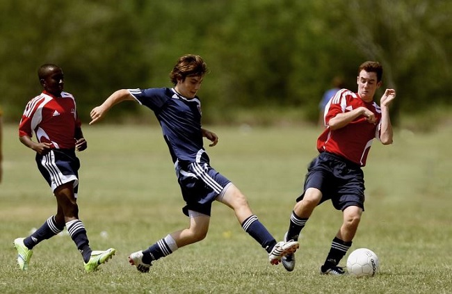 Parier sur le football des jeunes : qu'est-ce qui le rend unique ? Tout ce que vous devez savoir